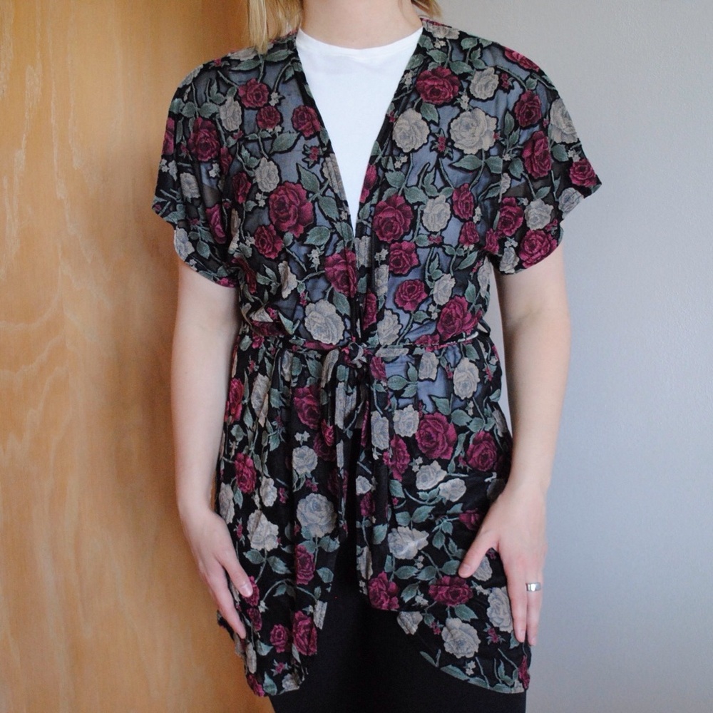 Secret Treasures floral robe! - Picture 1 of 5